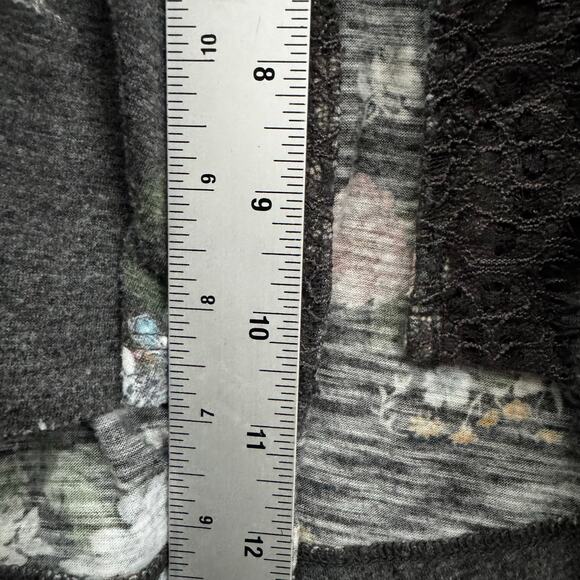 TORRID Gray Floral Sleeveless Lace Inset Split Back Tank Women Size 1 (1x) - Picture 8 of 10